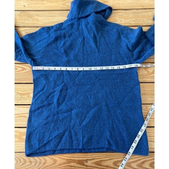 NWT Banana Republic Wool Turtleneck Sweater Size Medium Women’s Blue MSRP $109 - Picture 8 of 9